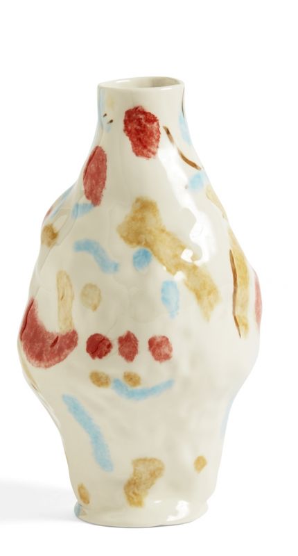 Jessica Hans Vase: Keramikvase mit abstrakten roten, blauen und braunen Farbakzenten. Einzigartiges Design.